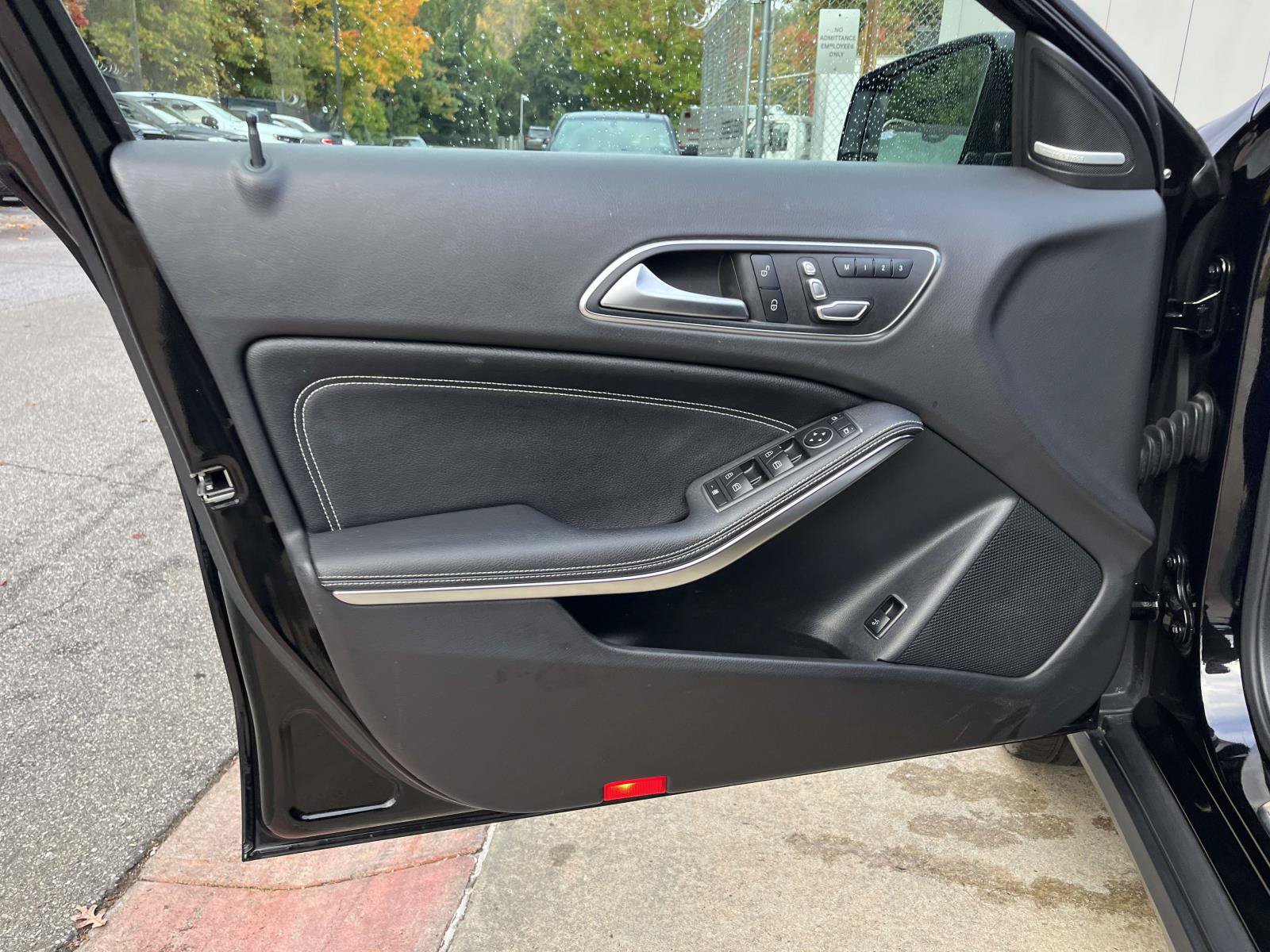 Used 2019 Mercedes-Benz GLA 250 4MATIC image 27
