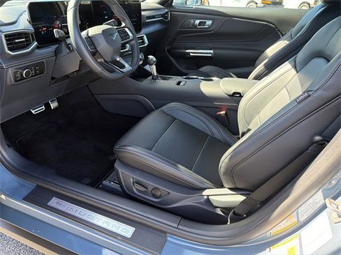 Used 2025 Ford Mustang GT Premium image 9