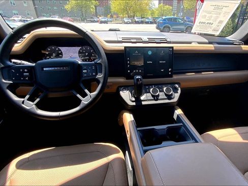 Certified 2025 Land Rover Defender 110 X-Dynamic SE AWD/4WD image 15