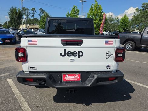 New 2025 Jeep Gladiator Sport AWD/4WD image 4