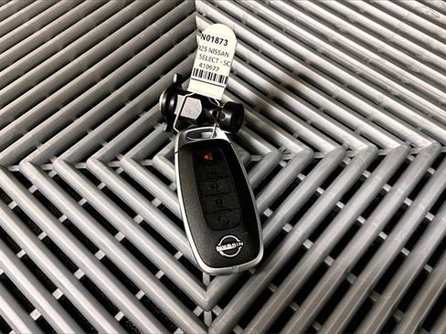 New 2025 Nissan Rogue SL image 13