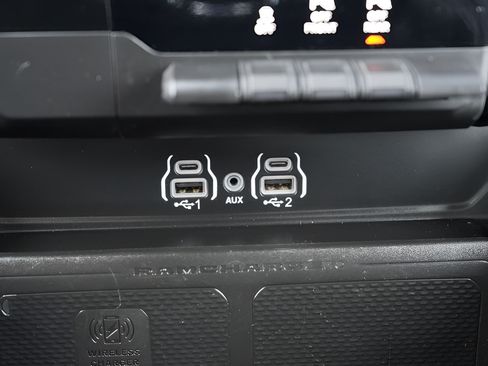 Used 2025 RAM 1500 Big Horn AWD/4WD image 33