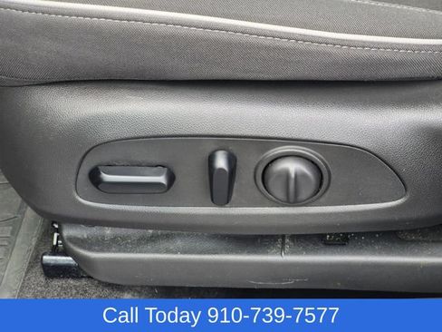 Used 2023 Chevrolet TrailBlazer LT FWD image 16