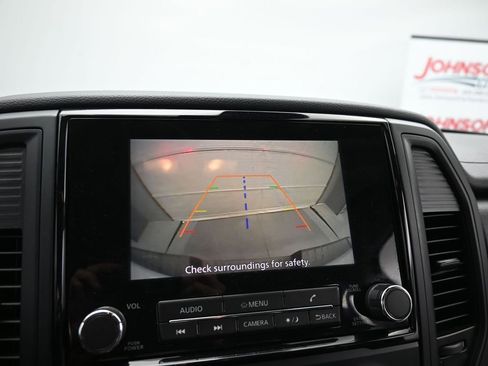 Used 2022 Nissan Titan SV image 18