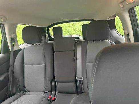 Used 2018 Nissan Pathfinder S AWD/4WD image 16
