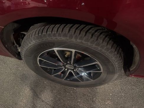 Used 2017 Dodge Grand Caravan SXT w/ Driver Convenience Group image 18