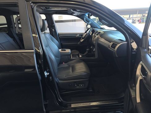 Used 2021 Lexus GX 460 Premium w/ Premium Package AWD/4WD image 4