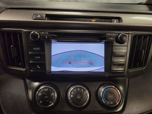 Used 2016 Toyota RAV4 LE image 18