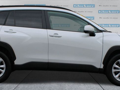 Used 2024 Toyota Corolla Cross LE image 4