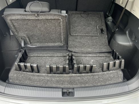 Certified 2024 Volkswagen Tiguan S FWD image 30