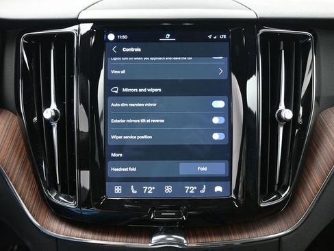 Used 2023 Volvo XC60 B5 Plus w/ Protection Package Premier image 19