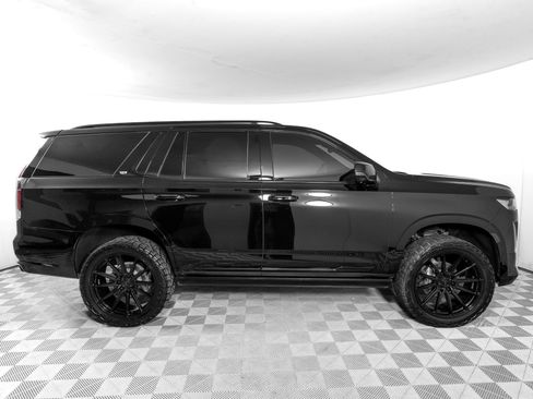 Used 2023 Cadillac Escalade Sport w/ LPO, ONYX Package AWD/4WD image 3