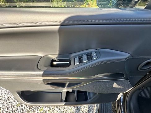 New 2025 Lincoln Navigator Reserve AWD/4WD image 19