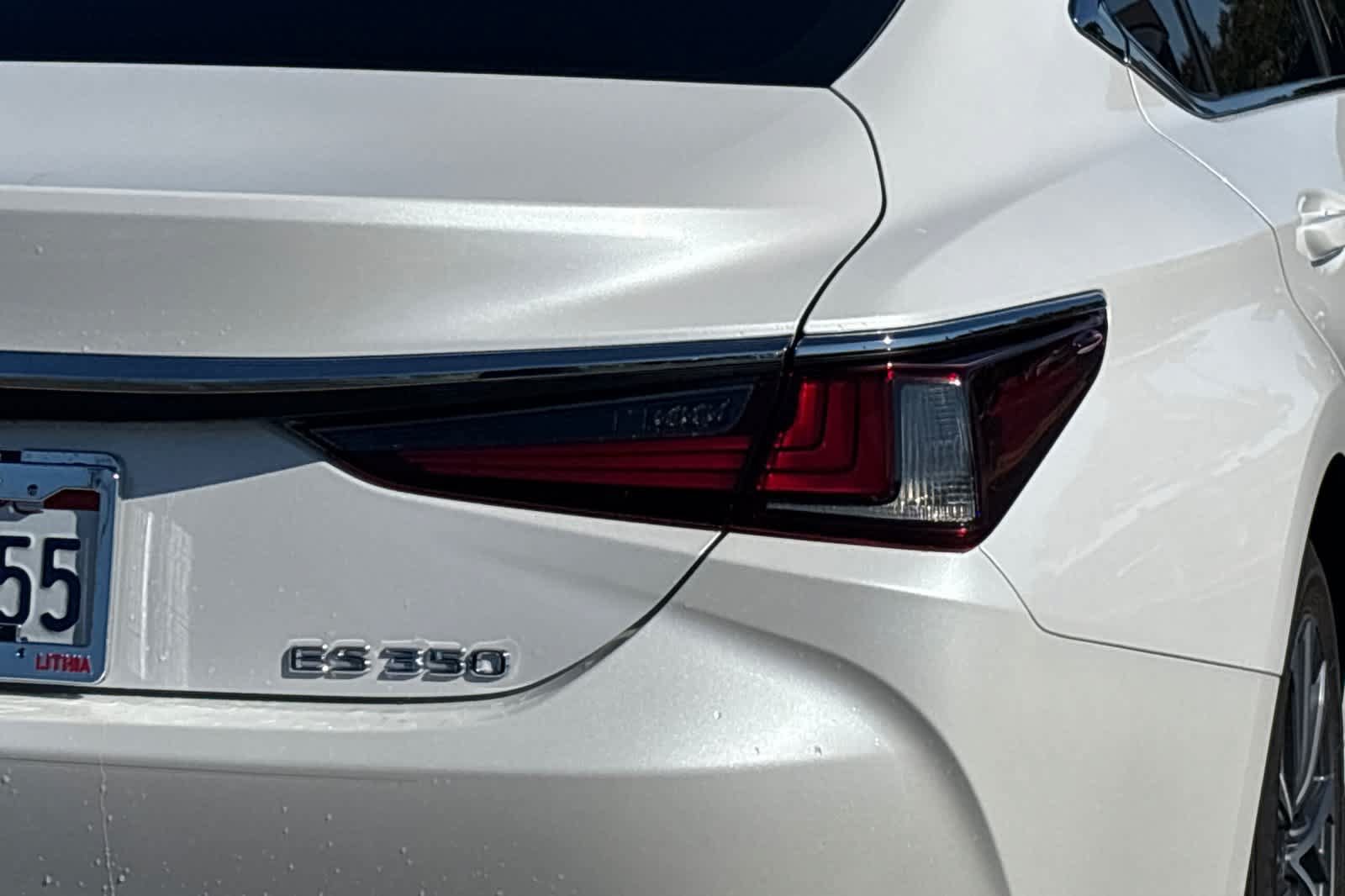 Used 2025 Lexus ES 350 w/ Accessory Package (Z2) FWD image 12