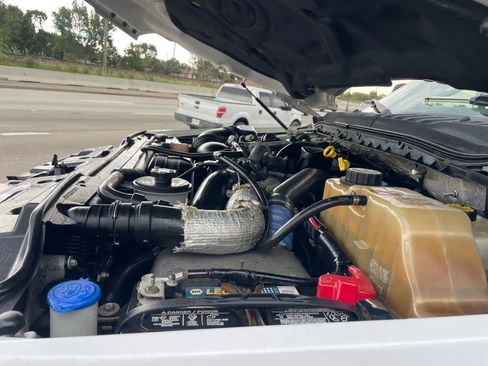 Used 2017 Ford F550 2WD Regular Cab Super Duty image 14