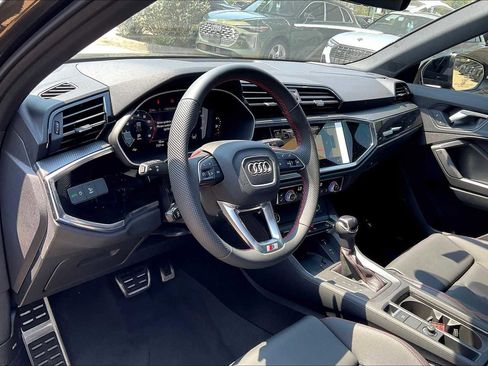 Used 2025 Audi Q3 2.0T Premium Plus w/ Premium Plus Package AWD/4WD image 9