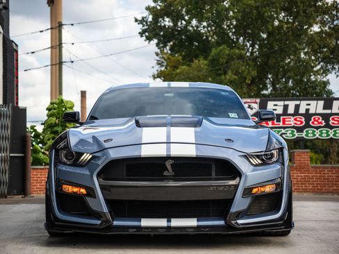 Used 2022 Ford Mustang Shelby GT500 w/ Technology Package image 3