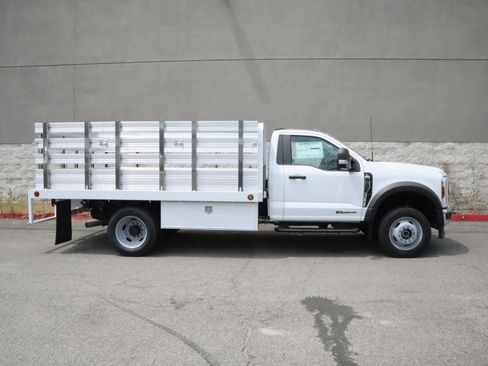 Used 2024 Ford F550 4x4 Regular Cab Super Duty image 2
