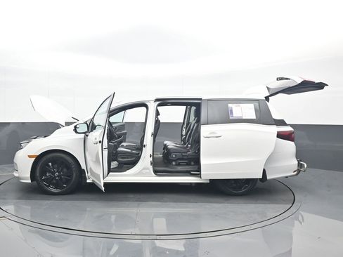 Used 2023 Honda Odyssey Sport image 37