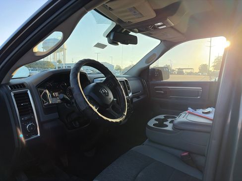 Used 2019 RAM 1500 Big Horn AWD/4WD image 4