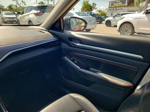 Certified 2023 Nissan Altima 2.5 SR FWD image 19