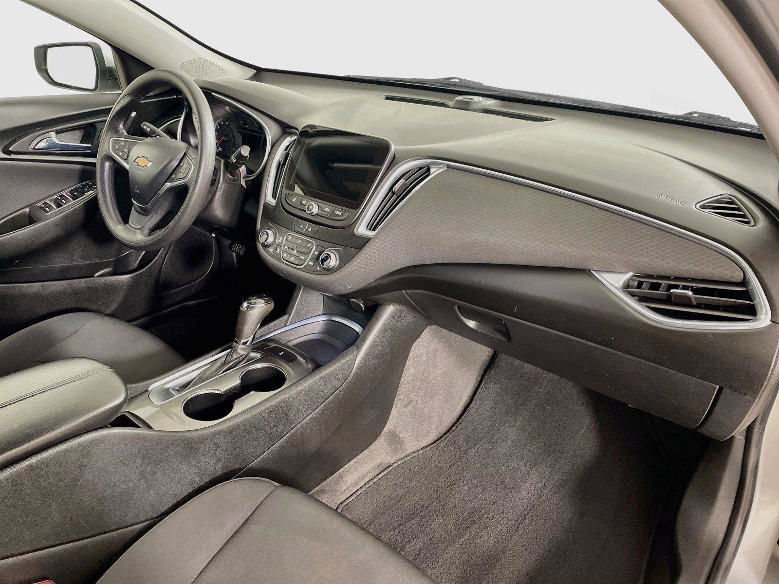 Used 2020 Chevrolet Malibu LT FWD image 27
