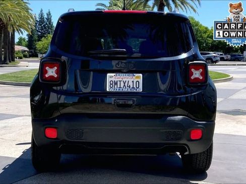 Used 2018 Jeep Renegade Altitude FWD image 4