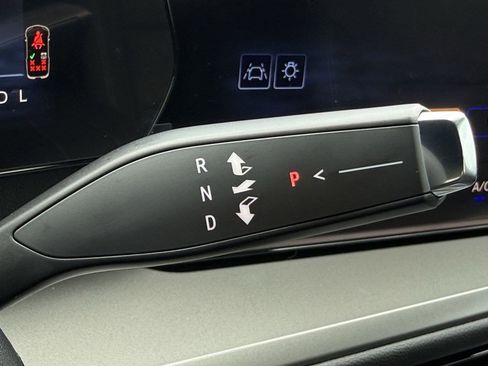 New 2026 Chevrolet Traverse LT w/ Driver Confidence Package FWD image 18