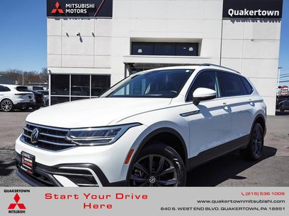 Used 2022 Volkswagen Tiguan SE w/ Panoramic Sunroof Package