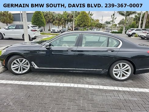 Used 2018 BMW 750i xDrive image 3