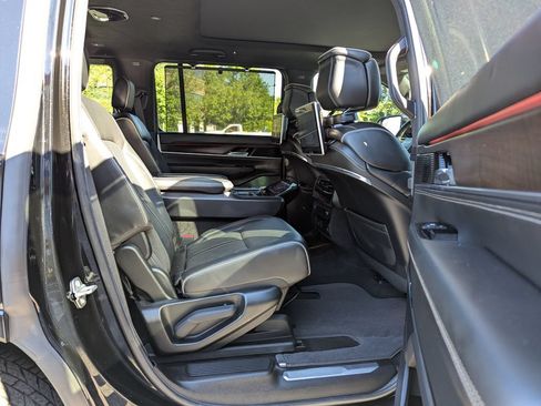 Used 2022 Jeep Grand Wagoneer Series II w/ Convenience Group III AWD/4WD image 42
