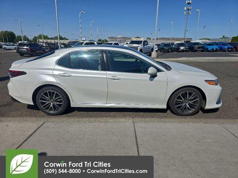Used 2021 Toyota Camry XLE w/ Navigation Package AWD/4WD image 10