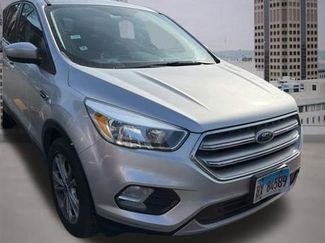 Used 2017 Ford Escape SE video 1