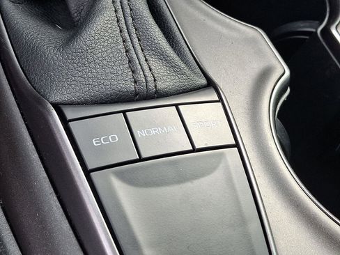 Used 2023 Toyota Camry SE image 24