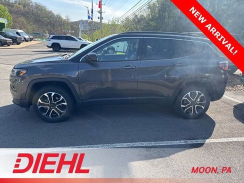 Used 2022 Jeep Compass Limited w/ Sun and Sound Group AWD/4WD image 5
