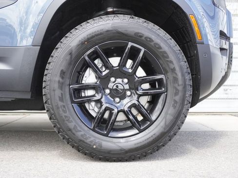 New 2026 Land Rover Defender 110 S image 33