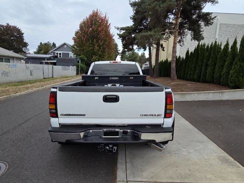 Used 2006 Chevrolet Silverado 3500 LT w/ Heavy-Duty Power Package image 6