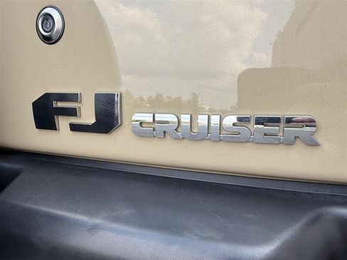 Used 2014 Toyota FJ Cruiser 4WD w/ Convenience Package image 24