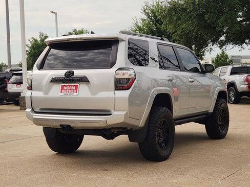 Used 2023 Toyota 4Runner TRD Off-Road Premium w/ Moonroof Package AWD/4WD image 3