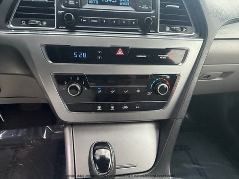 Used 2015 Hyundai Sonata SE FWD image 25