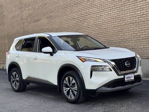 Used 2023 Nissan Rogue SV AWD/4WD image 2