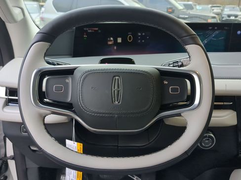 New 2026 Lincoln Navigator L Premier image 13