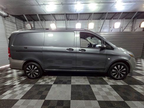 Used 2021 Mercedes-Benz Metris image 10