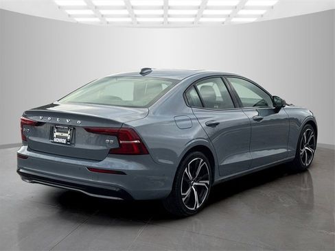Used 2024 Volvo S60 B5 Plus image 7