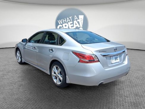 Used 2015 Nissan Altima 2.5 SL w/ Technology Package FWD image 6
