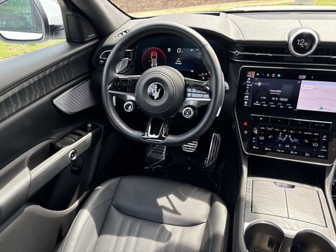 Used 2023 Maserati Grecale Modena image 28