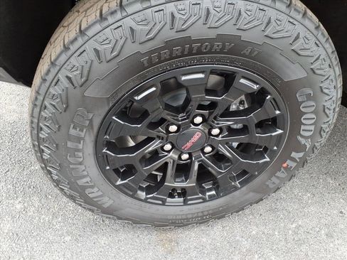 New 2026 GMC Canyon Elevation w/ Convenience Package image 11