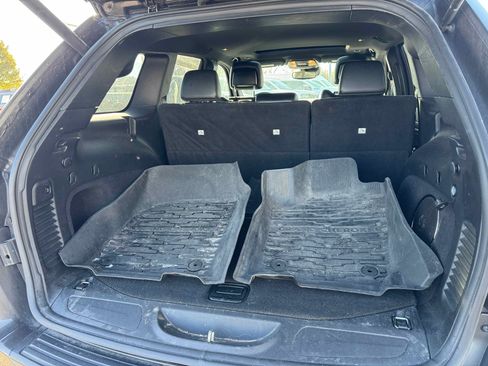 Used 2021 Jeep Grand Cherokee Laredo X image 32