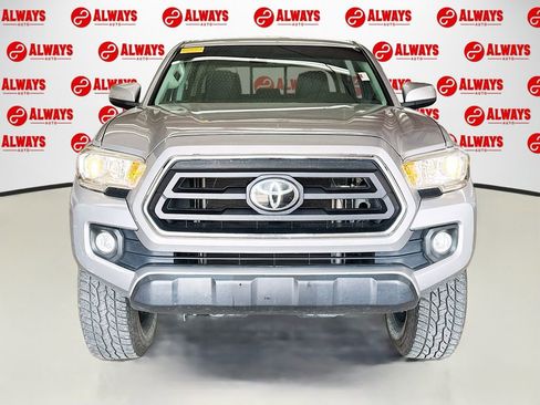 Used 2020 Toyota Tacoma SR5 RWD image 2