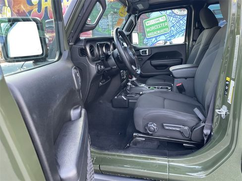 Used 2022 Jeep Wrangler Unlimited Sport image 14